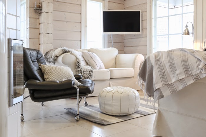 hirsitalo olohuone, livingroom, log home, scandinavian interior