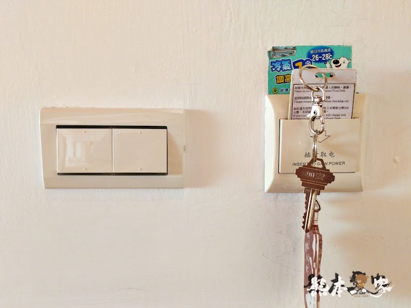 苗栗飛牛牧場親子住宿|牧場原墅家庭房|森林芬多精相伴的童趣屋