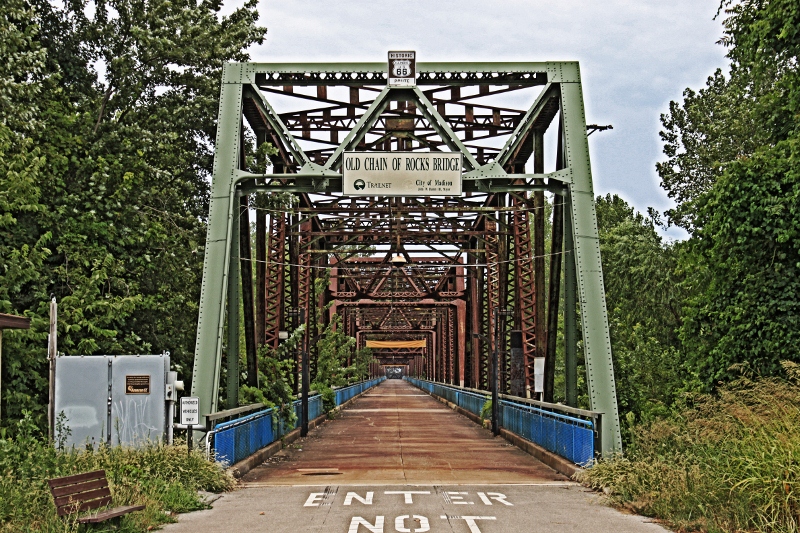 The Digital Research Library of Illinois History Journal™ The Chain