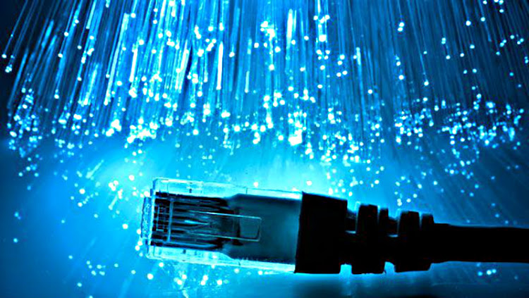 Ondas Guiadas y Comunicaciones Ópticas Ondas Guiadas y Comunicaciones Ópticas