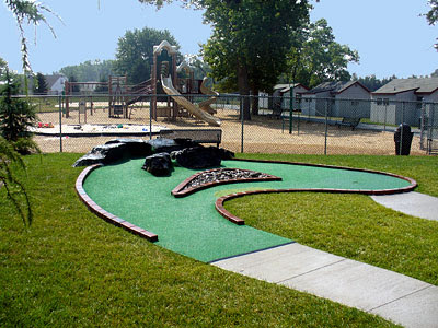 build your own mini golf course