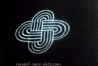 kolam with lines krishnan-dindu-kolam-1.jpg