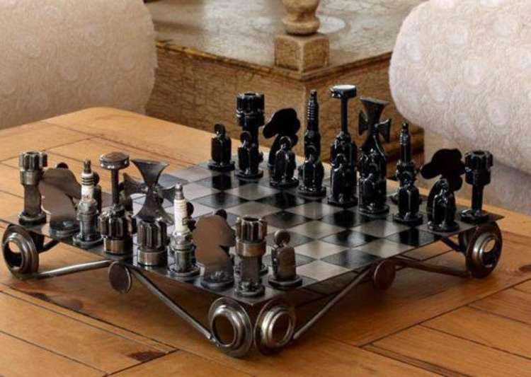 chess-sets-made-from-recycled-materials-3%2B(1)