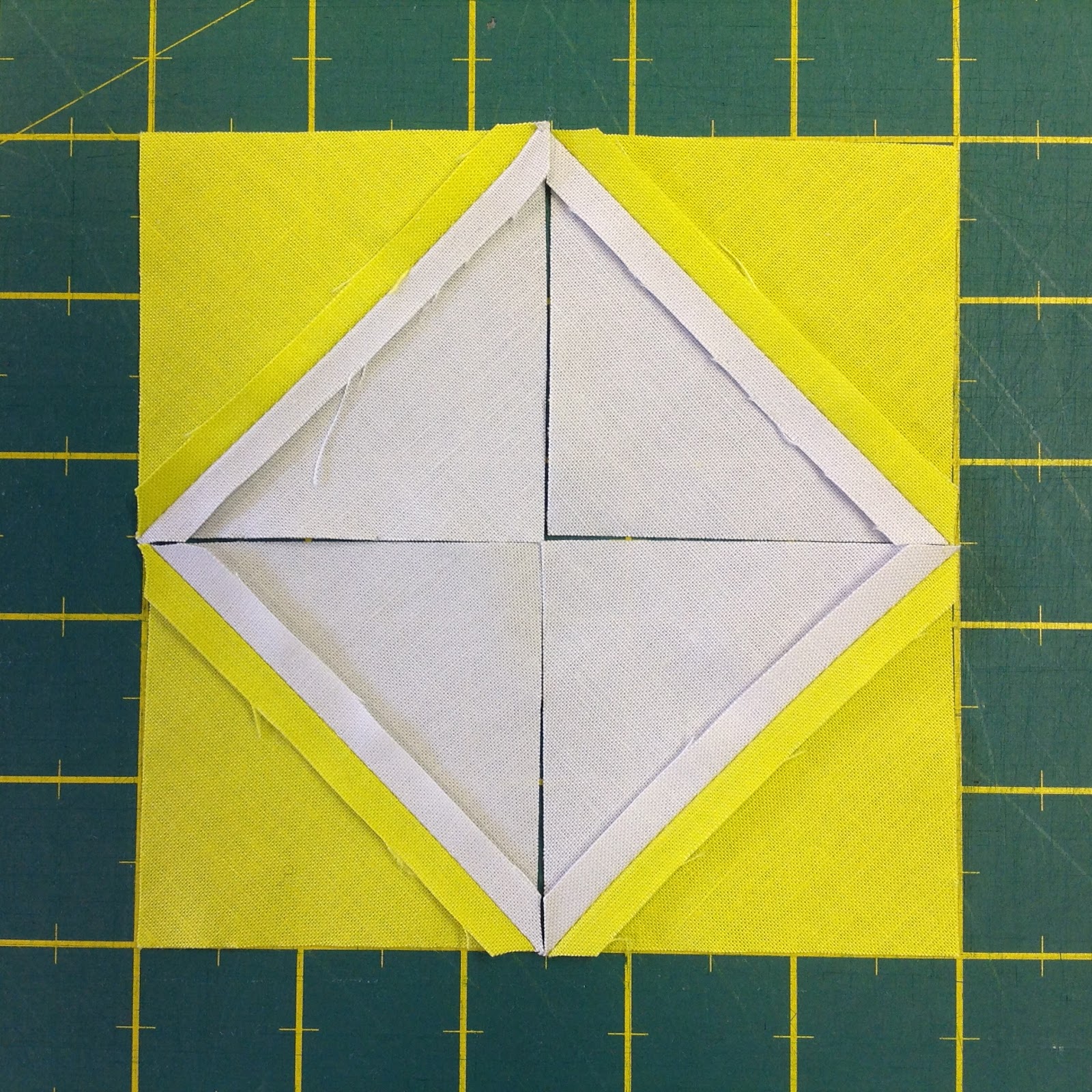 Cut alter how to make half square triangles hsts a finish a long tutorial