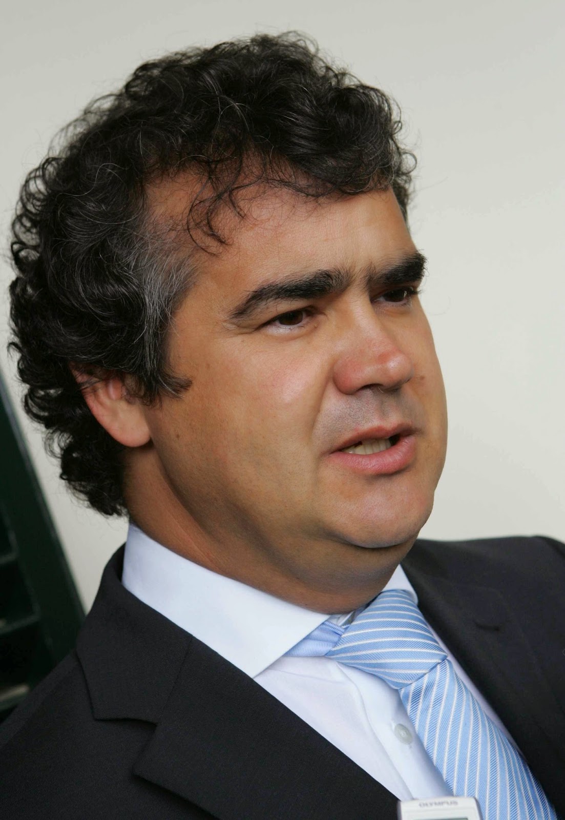 POLITICA PURA E DURA Manuel António está em Lisboa. pensei que