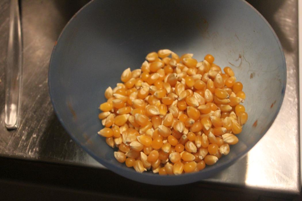 Popcorn gesalzen in der Pfanne gemacht glatzkoch.de