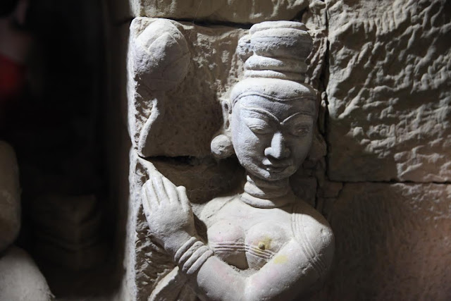 သင္းလဲ့၀င္း – ေျမာက္ဦးမွာ ထိန္းသိမ္းရမယ့္ ရွင္သန္ဆဲအေမြအႏွစ္နဲ႔ ၿပိဳပ်က္ေနတဲ့ ခန္႔ညားထည္ဝါမႈ
