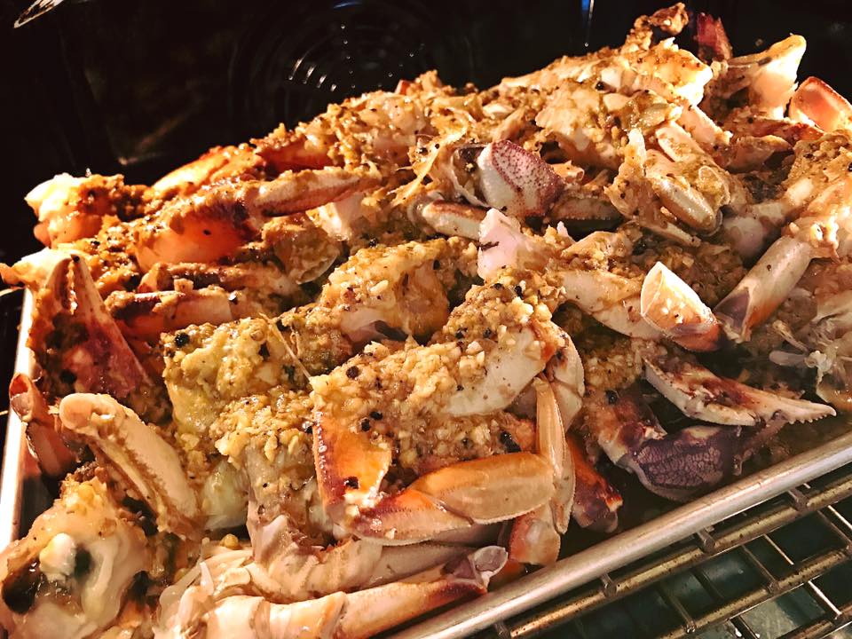 The Spices Of Life . . .: Cua Đút Lò (Garlic Butter Roasted Crab)