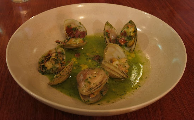 AUSTiNS, Mt Erica Hotel, tapas, clams AUSTiNS, Mt Erica Hotel, tapas, clams