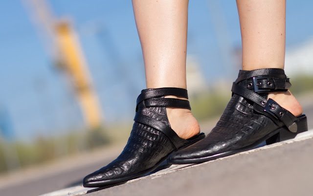 BOTINES ABIERTOS COLOR NEGRO DE MODA by maquillajebellezamujer.blogspot.com