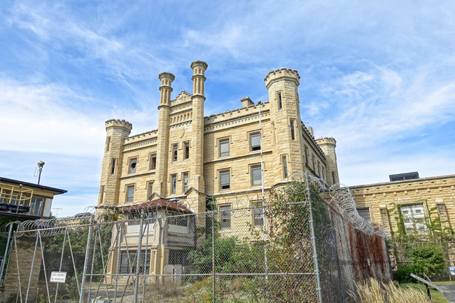 Legendary Joliet Prison Pie: Indulgent Apple Treat