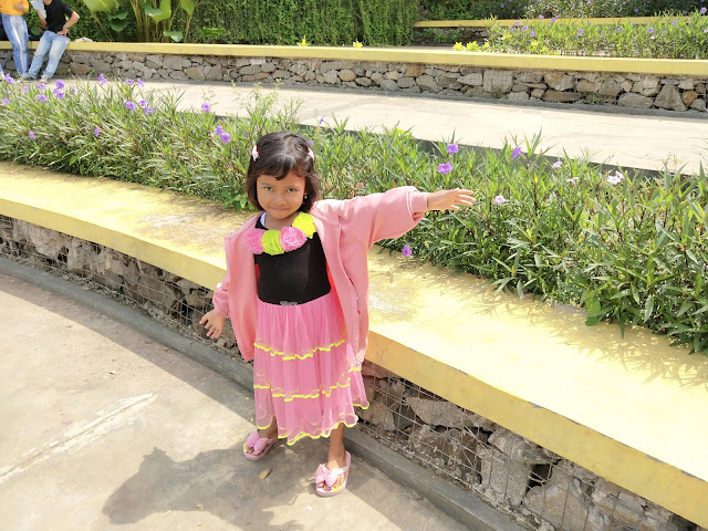 Di Depok ada Taman Rekreasi Keren Lembah Mawar