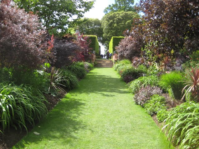 The Gardener's Eye: The Best of English Gardens 2014