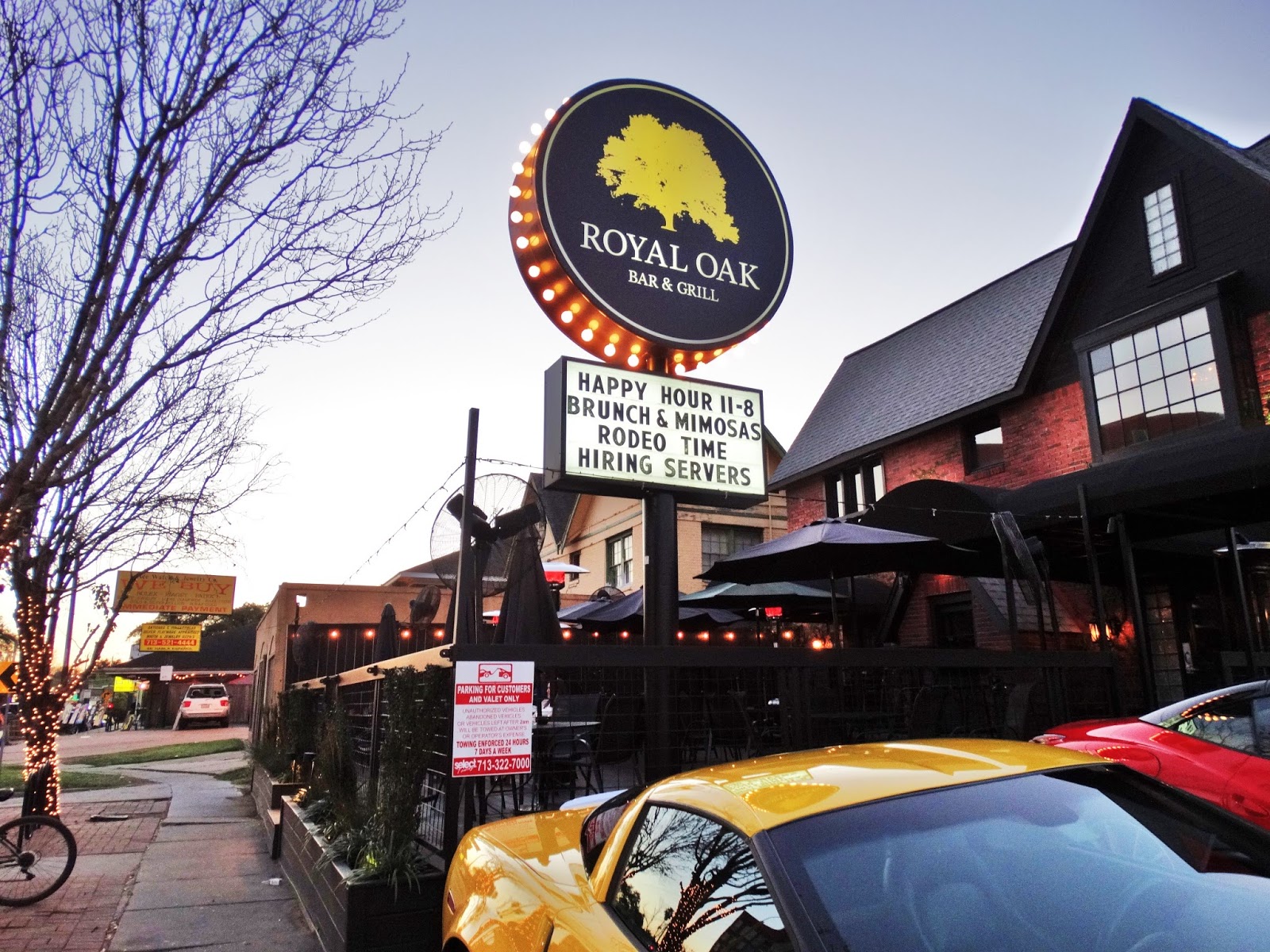 TransGriot Moni's First Gay Bar Experience