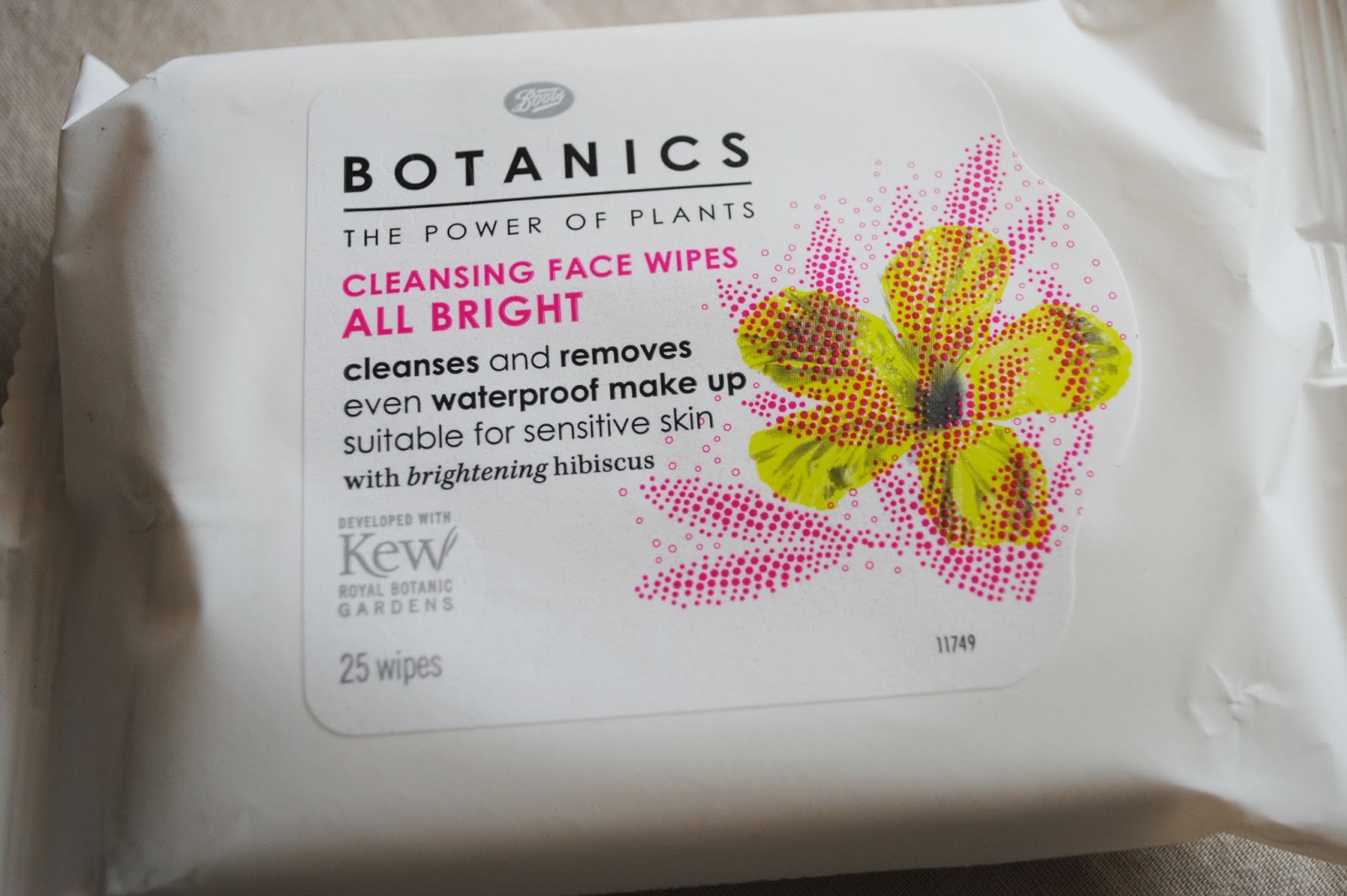 NAMASTE, ROWAN Review Boots Botanics All Bright Cleansing Face Wipes