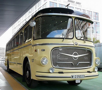 марка немецких автобусов. Setra s 215 hd 1976. автобусы в германии. немецкие автобусы. марка немецких автобусов.