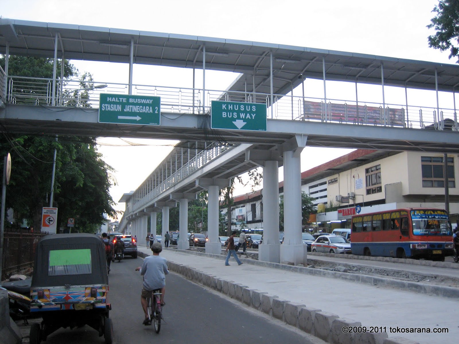 tokosarana™ | Mahasarana Sukses™: Lokasi Parkir di Jalan Bekasi Barat