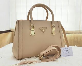model tas prada original model tas prada original