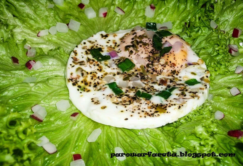 jajko z parowaru z warzywami na parze