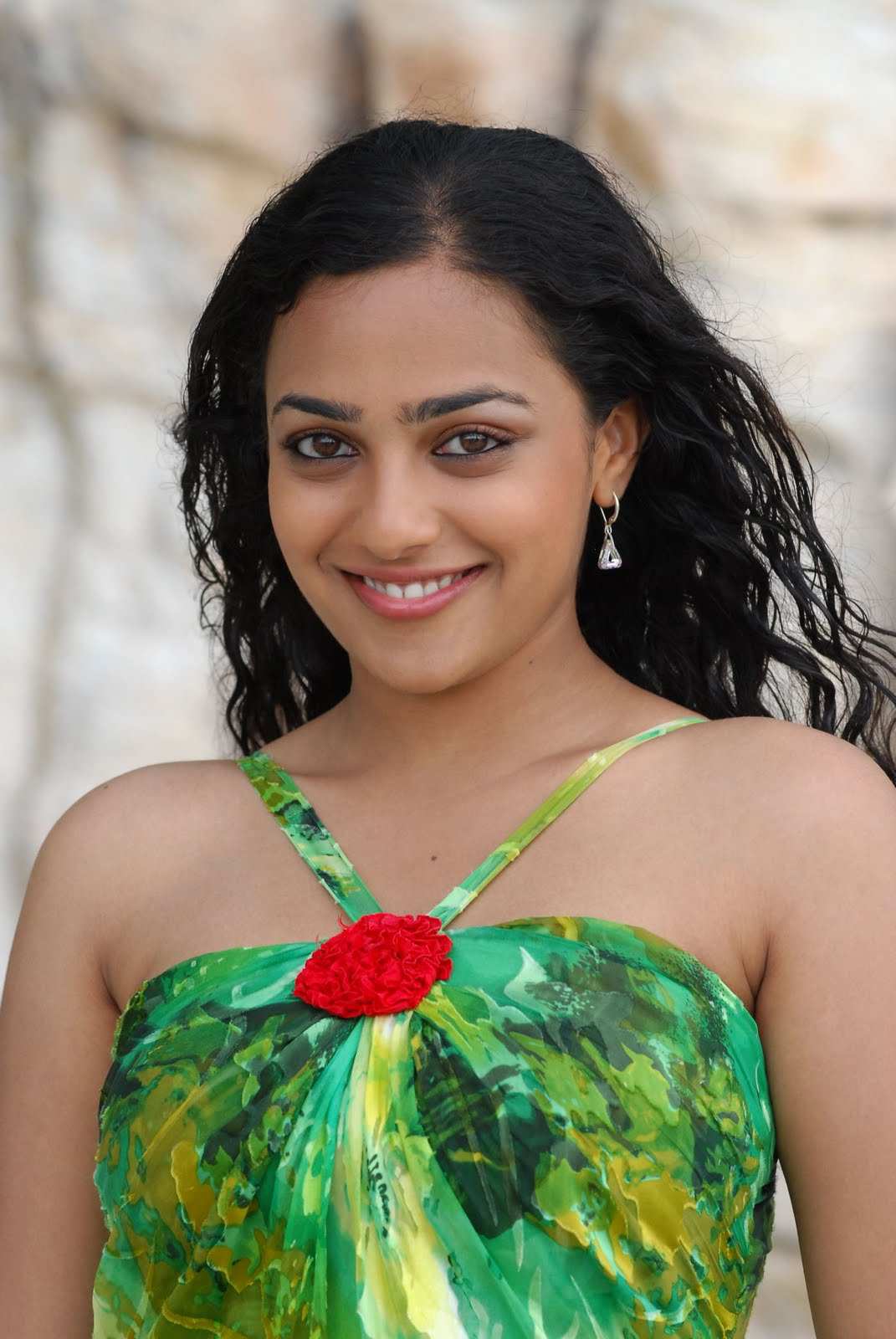 Tollywood Girl Smilling Face Close Up Photos Of Nithya Menon In Green Top