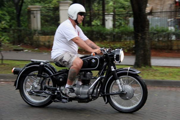 BMW r27