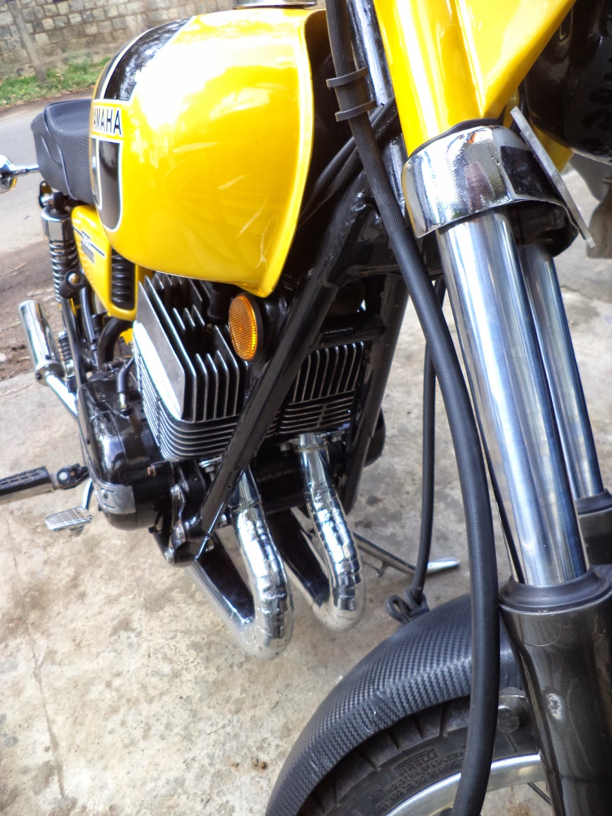 Extreme Machines.: Yamaha RD350.