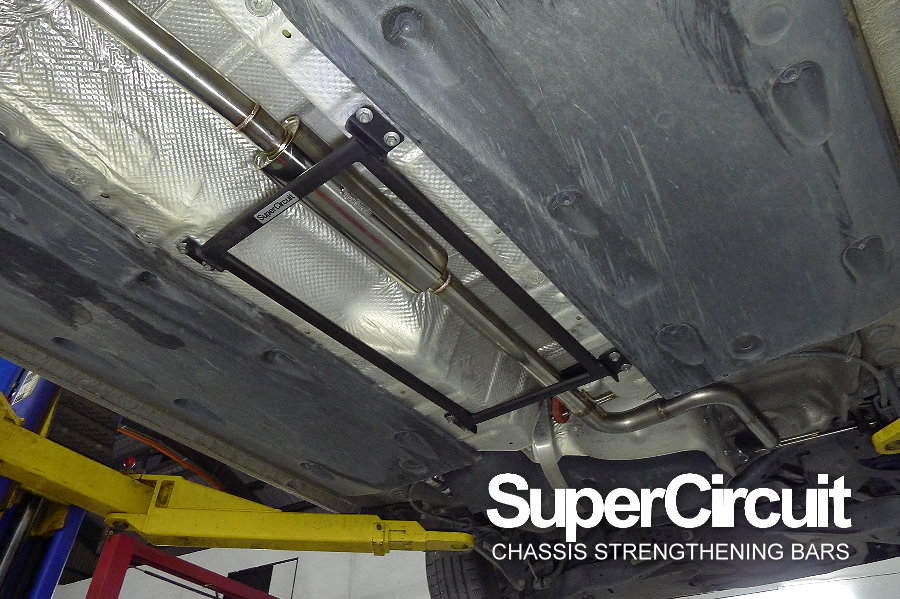 SUPERCIRCUIT CHASSIS STRENGTHENING BARS VW Jetta (Mk6) Mid Chassis Brace