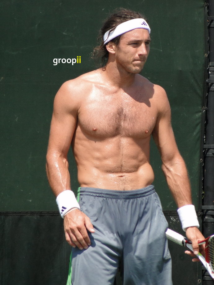 Things that caught my eye SHIRTLESS TENNIS PLAYERS