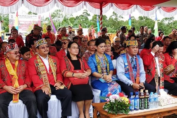 Bupati dan Wakil Bupati Hadiri Pembukaan Gawai Dayak Nosu Minu Podi Sanggau Bupati dan Wakil Bupati Hadiri Pembukaan Gawai Dayak Nosu Minu Podi Sanggau