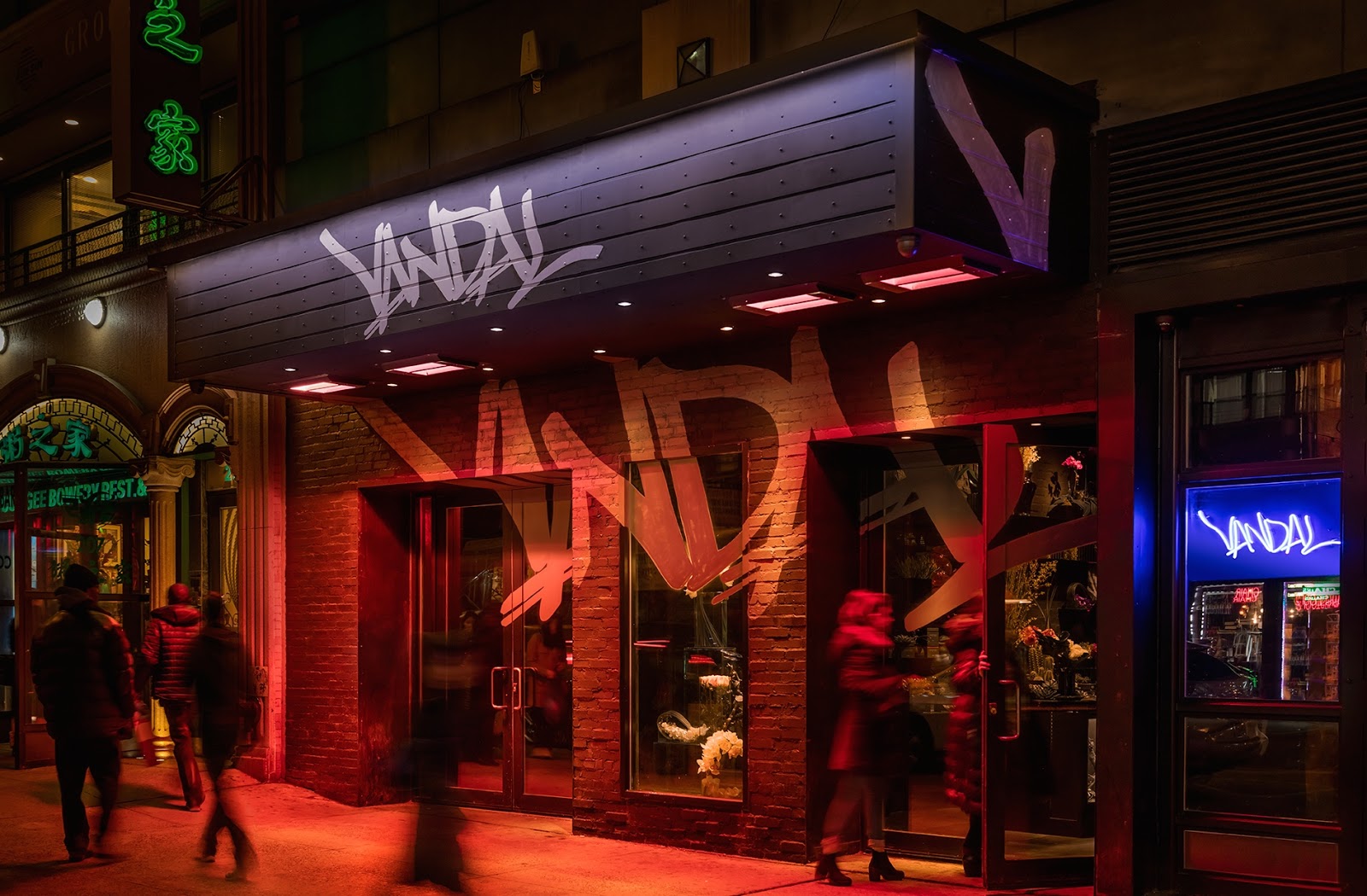 Average Socialite™ TIP Hidden Restaurants, Bars & Speakeasies in NYC