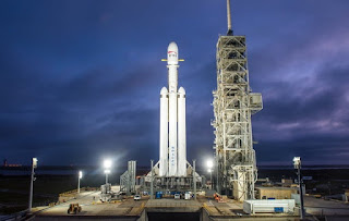 SpaceX Sukses Luncurkan Roket Terkuat di Dunia