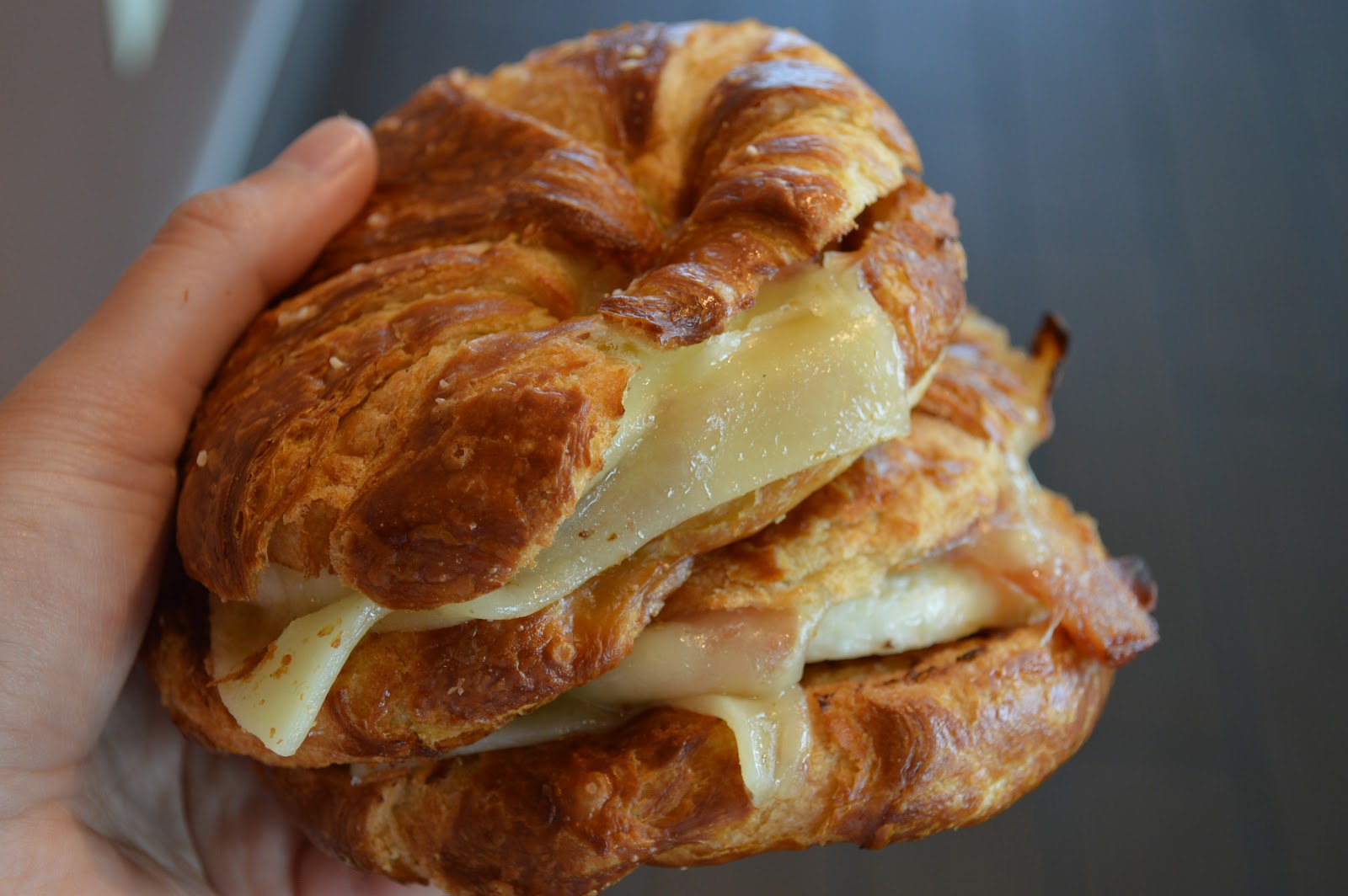 Dunkin' Donuts Debuts New Pretzel Croissant Breakfast Sandwich! EAT