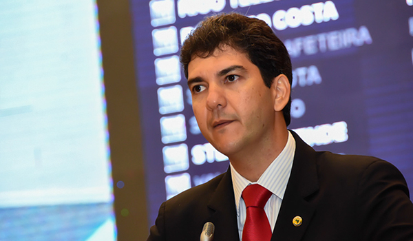 Eduardo Braide (PMN) fez discurso hoje (31) na tribuna em São Luís