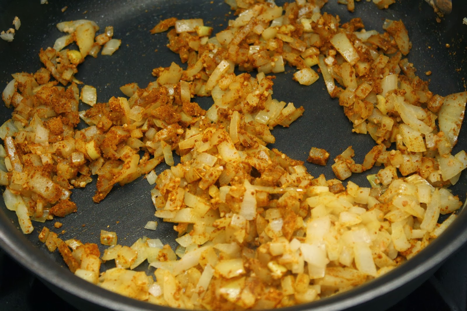 The Bitchin' Kitchin': Curried Chickpeas with Spinach