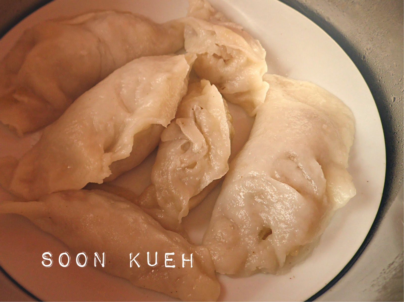 Cooking in Hungary Turnip Dumplings / Soon Kueh / 菜粿