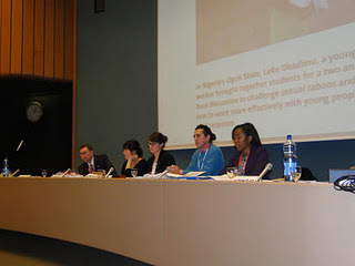 CrowdOutAIDS.org team presenting at UNAIDS Board meeting (December 2011)