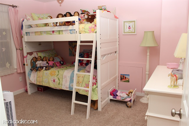 Things are a Moving - Girls Bedroom Ideas from www.realcoake.com