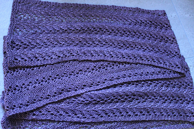Yarn and Purls: Strangling Vine Lace Scarf