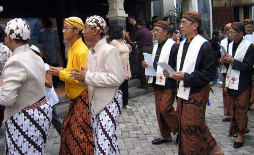 9 Filosofi Jawa yang Bikin Hidup Tentram dan Bahagia