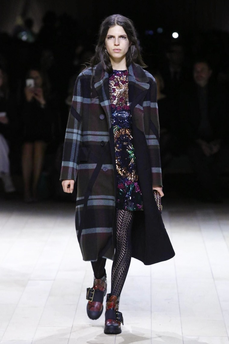 Burberry Fall/Winter 2016-2017 RTW LFW burberry-fall-winter-2016-2017-collection-london-fashion-week, burberry-fall-winter-2016-2017, burberry-fall-winter-2016, burberry-fall-winter-2017, burberry-fall-2016-2017, burberry-fall-2017, burberry-fall-2016, du-dessin-aux-podiums, dudessinauxpodiums