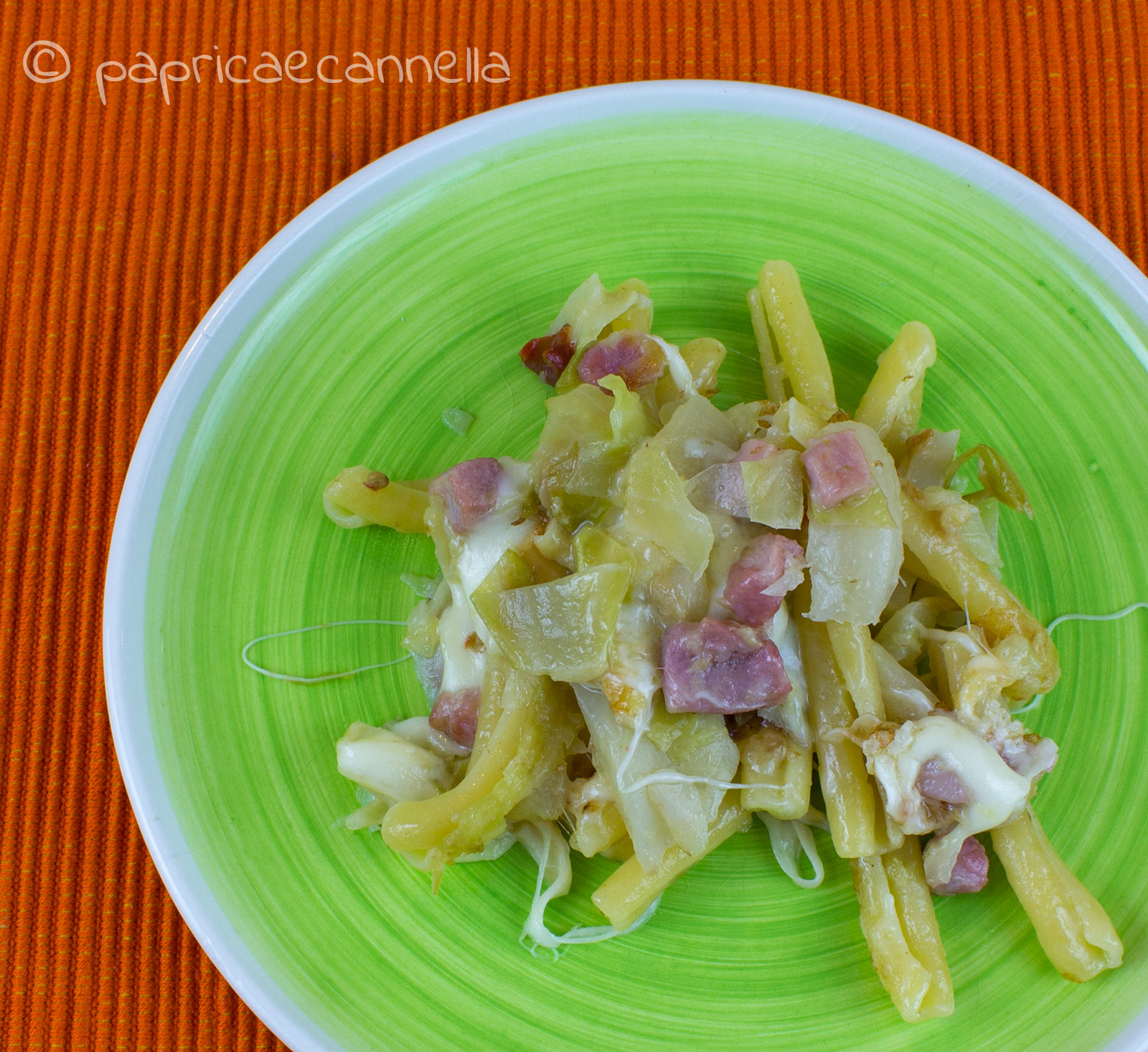 pasta con cavolo cappuccio e scamorza affumicata