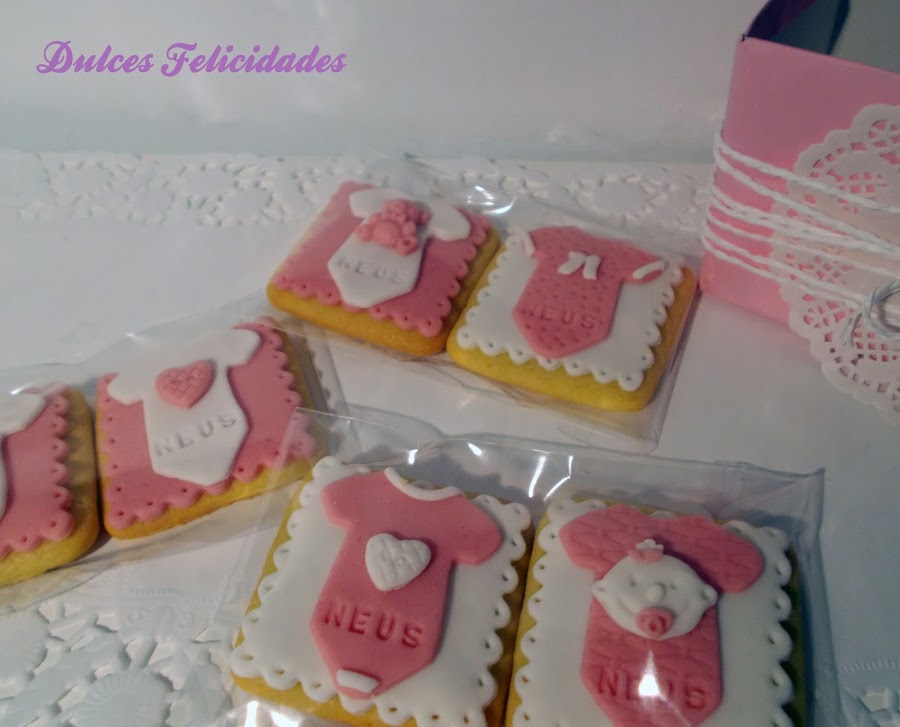 Galletas para bebé con decoración en relieve