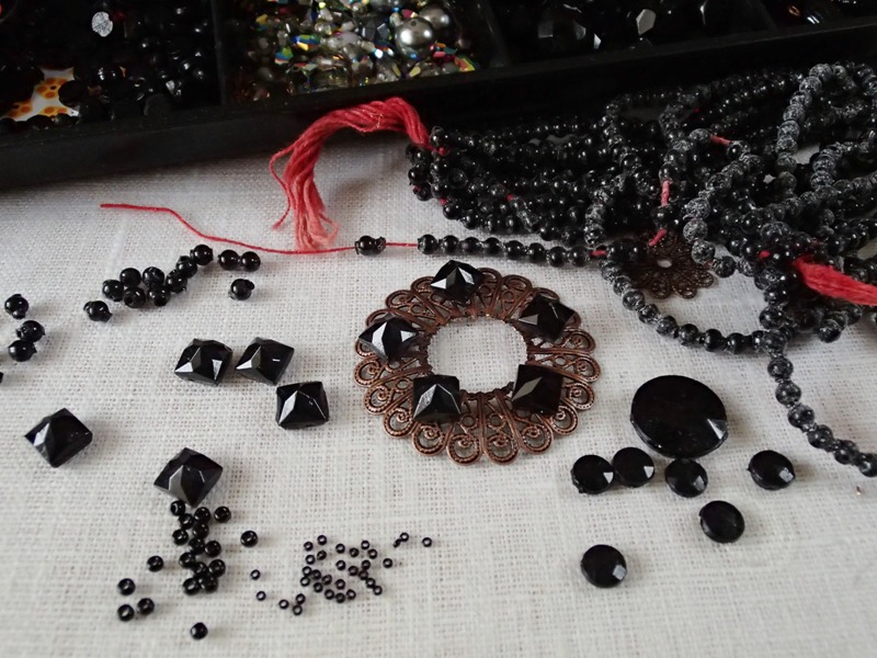 Renaissance of Jewellery Black Jewelry from Antique Beads