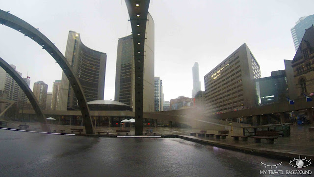 My Travel Background : 4 jours au Canada, la place Nathan Phillips au Centre-ville de Toronto 