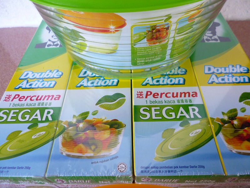 Gostan Sikit Darlie ribbed glass tupperware with date dial