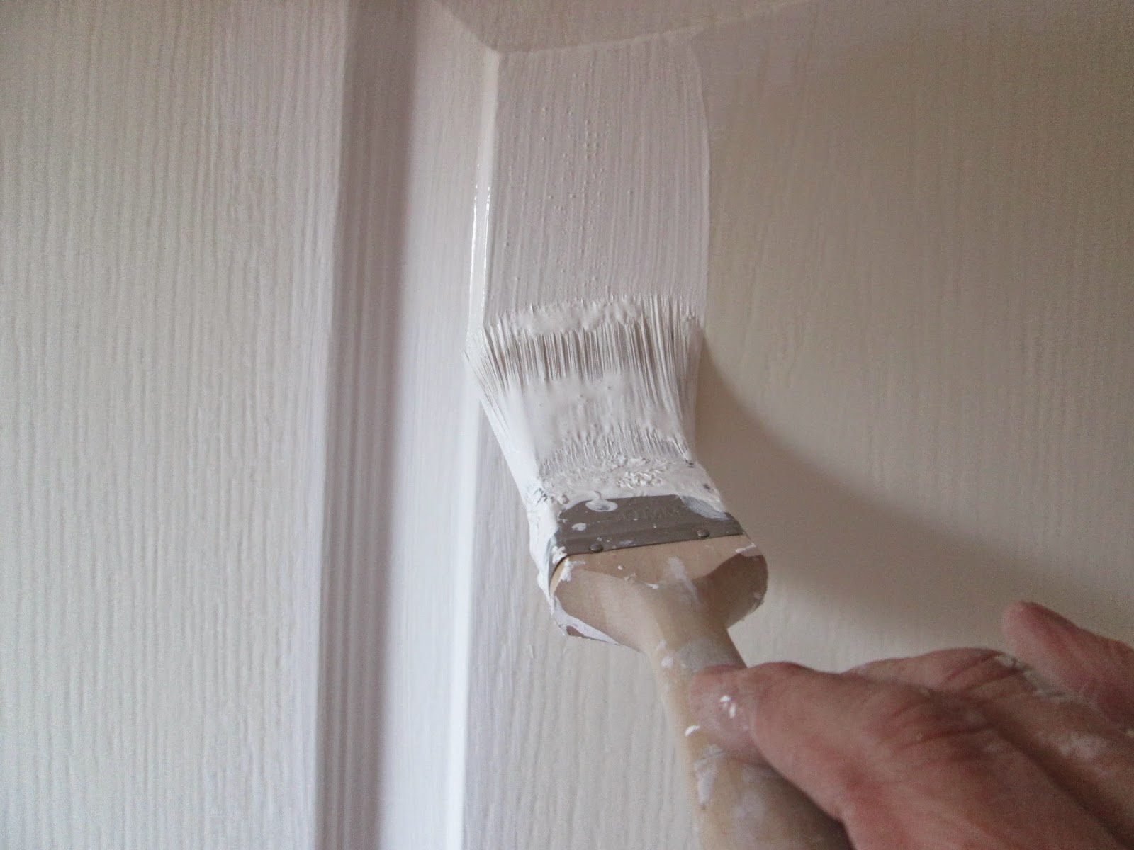 Painting and Decorating tools, tips, chat and how to videos. Acrylic