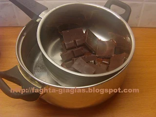 Τα φαγητά της γιαγιάς - Σοκολατάκια με καραμελωμένους ξηρούς καρπούς