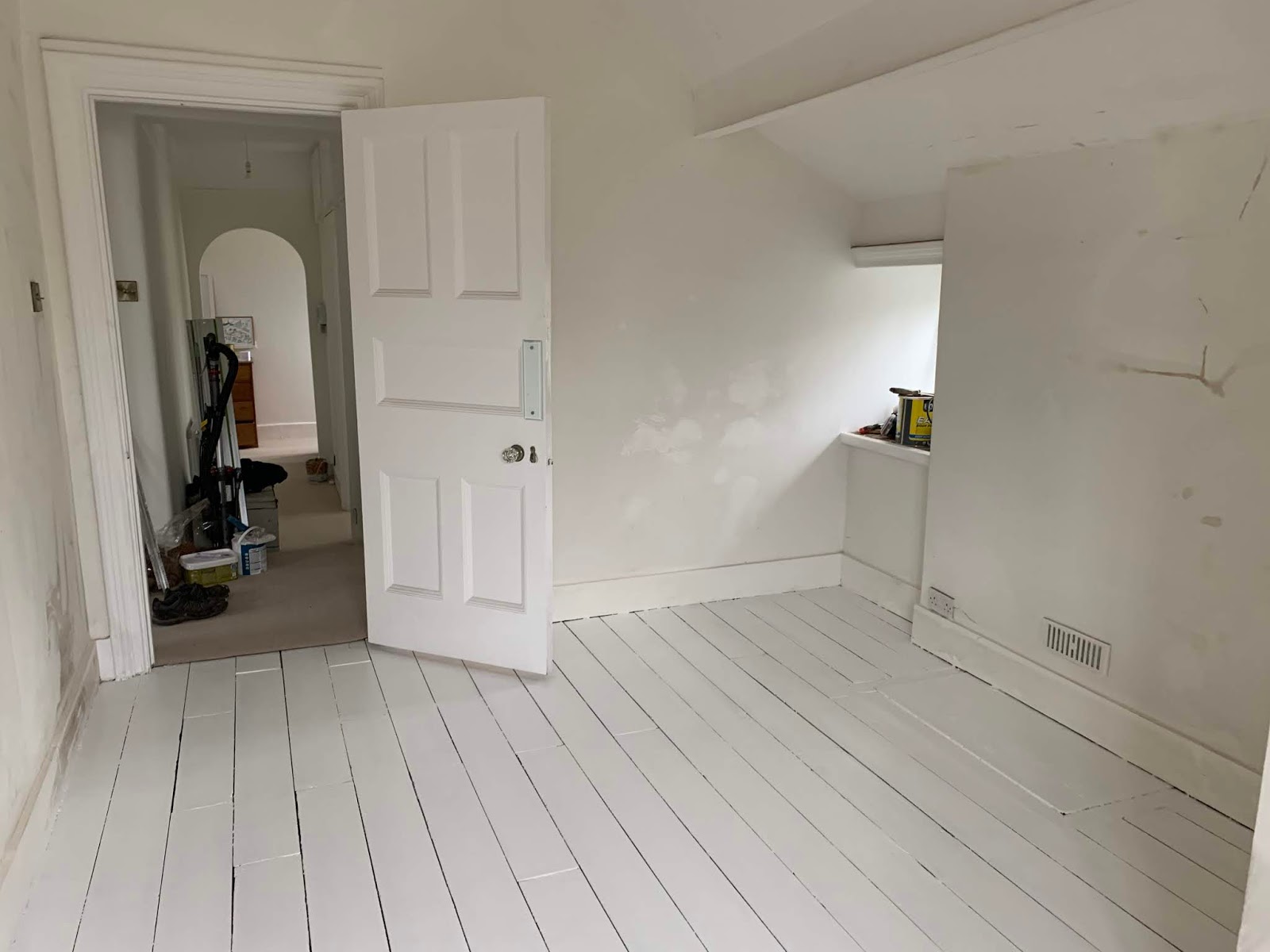 Interiors // Painting Wooden Floorboards {DIY guide} Roses and Rolltops