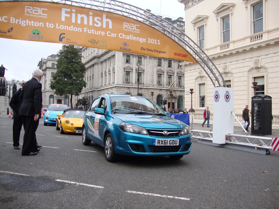 Proton Reev Zuyus Auto: Proton Exora REEV Menang Dua Anugerah di London