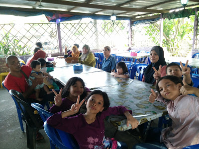 Pengedar Shaklee Puchong: Berkelah di Pantai Teluk Cempedak Pengedar Shaklee Puchong: Berkelah di Pantai Teluk Cempedak